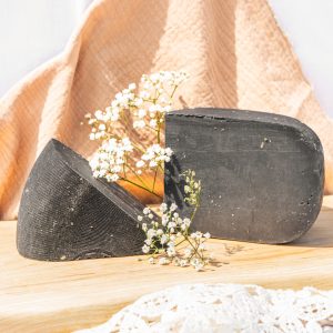 Gouda z węglem i limonką