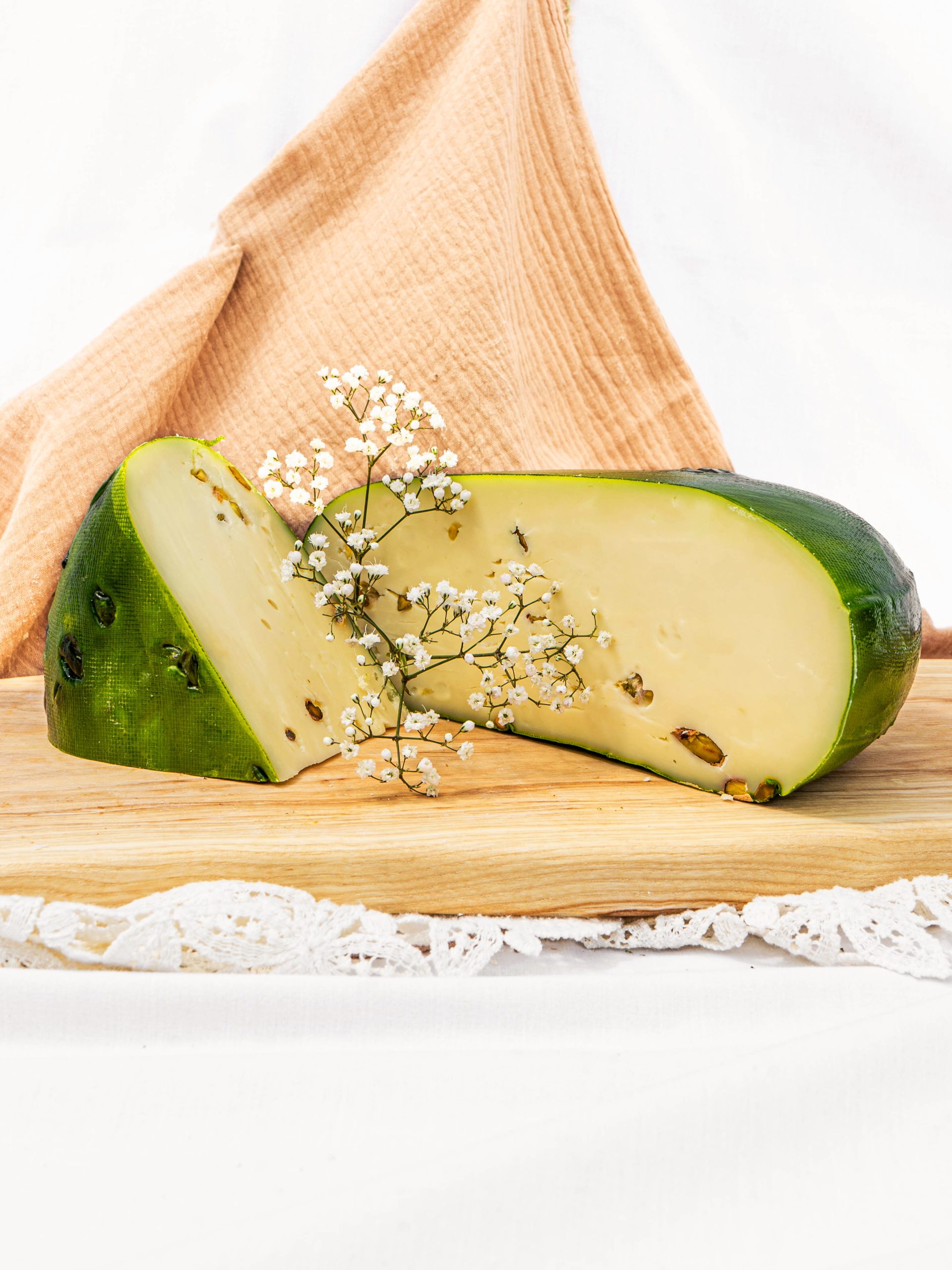 Gouda zagrodowa z pistacją - obrazek 2